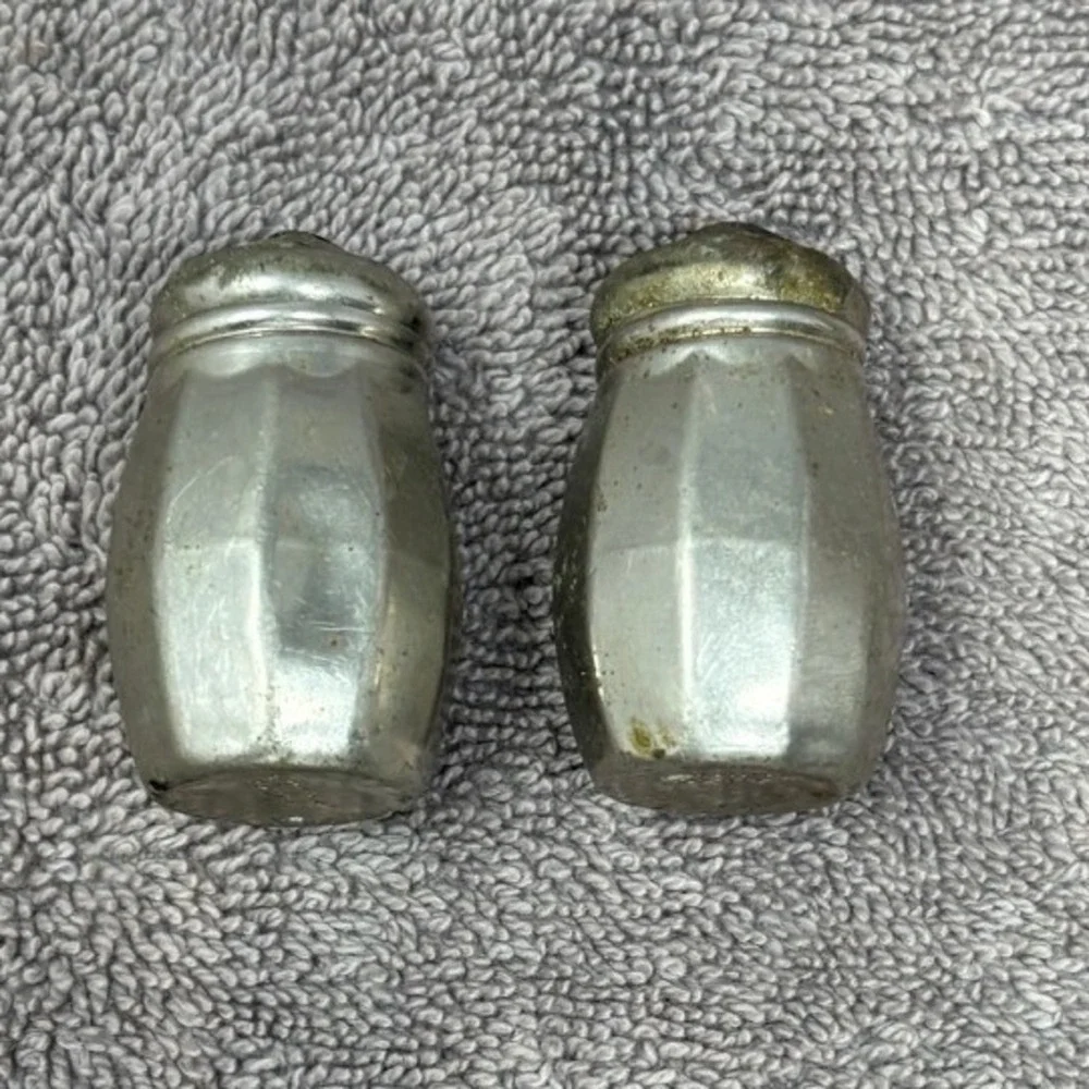 Vintage 1940s Baronial Plate Mini Silverplate Salt Pepper Shakers 1.5